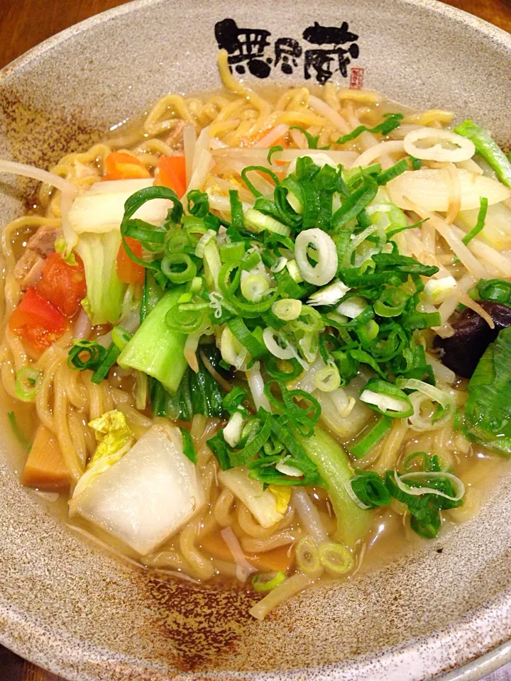 Snapdishの料理写真:京都にお出かけ ラストの晩ご飯は 野菜塩ラーメン 無尽蔵|あっこぷーさん