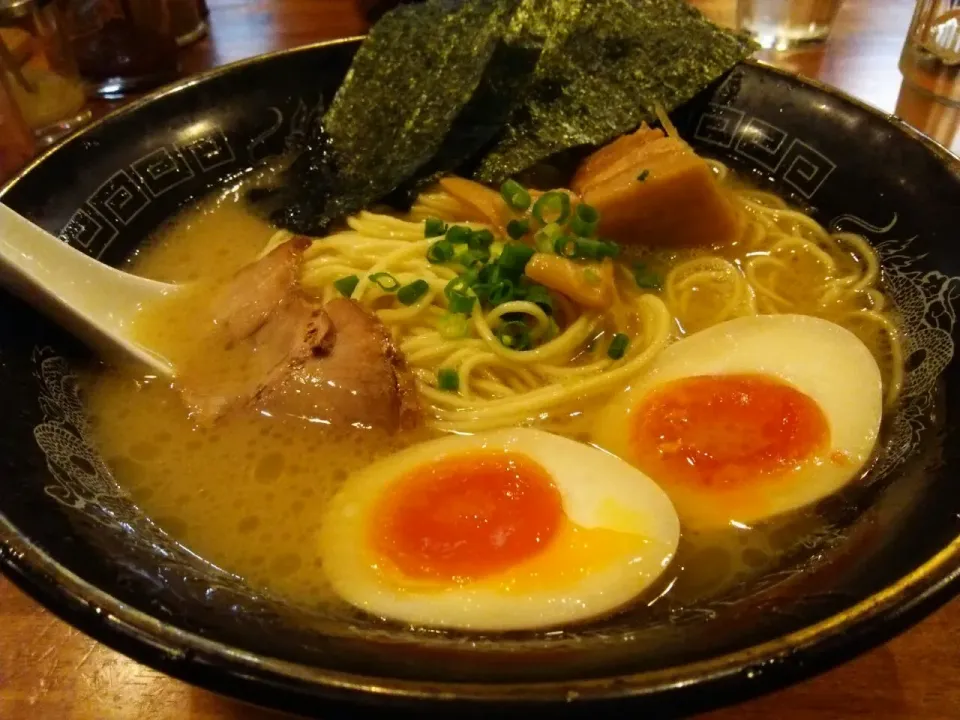 神鐵の特神鐵ラーメン、880円。|東京ライオンズさん