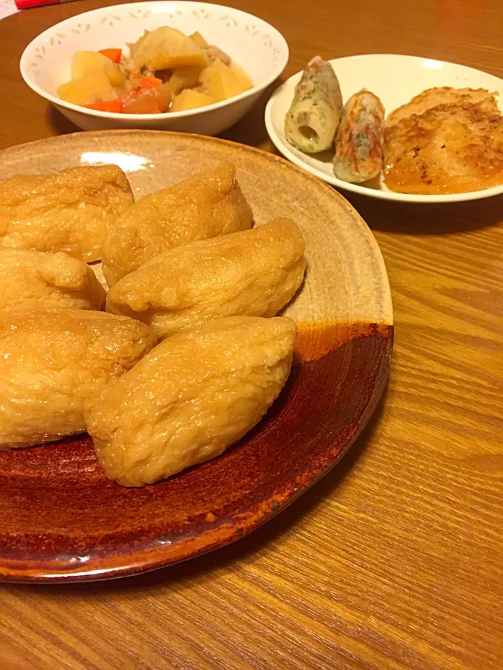 茶色だらけ❤️お稲荷さんと肉じゃが、大根もち、竹輪の磯辺揚げ|さくたえさん