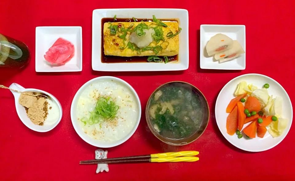 朝ごはんは勝負飯^o^はみちゃん定食❗️チーズ粥、トロフワ卵焼き甘だれ、シャケの大根挟み漬け、温野菜^_−☆寒くなっています^_^皆さん朝ごはんしっかり食べてパワー付けて乗り切って頑張りましょうね^_−☆今日も素敵な一日を過ごしましょうね^_−☆行ってらっしゃーい^_−☆|はみちゃんさん