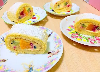 Snapdishの料理写真:手作りロールケーキ|みほさん