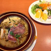 Snapdishの料理写真:生ハムと三種キノコのラザニア、ミニデニーズサラダ|kgucciさん