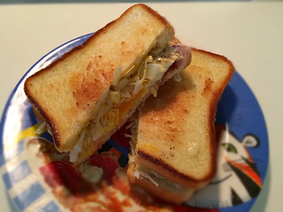 Fried egg, ham and camembert sandwich|satoshi kitahamaさん