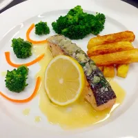 Snapdishの料理写真:Salmon lemon sauce  made by me💙💙|Cathrine Valenciaさん