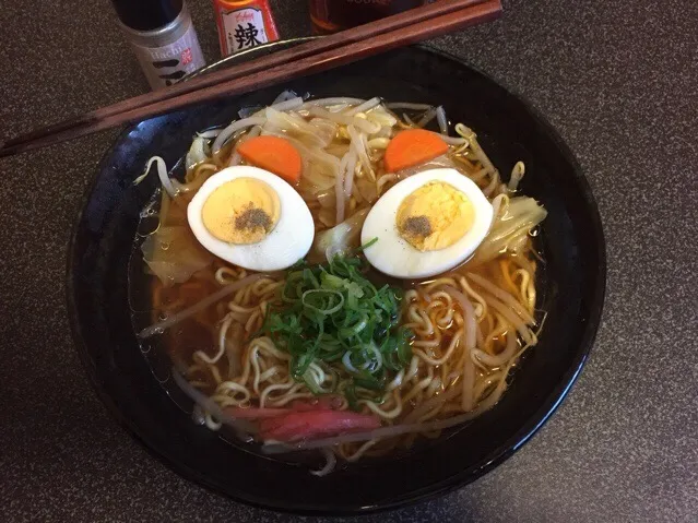 Snapdishの料理写真:マルちゃん正麺、醤油味❗️✩⃛꒰⁎⁍̴◡⁍̴⁎ ॢ꒱✨|サソリさん