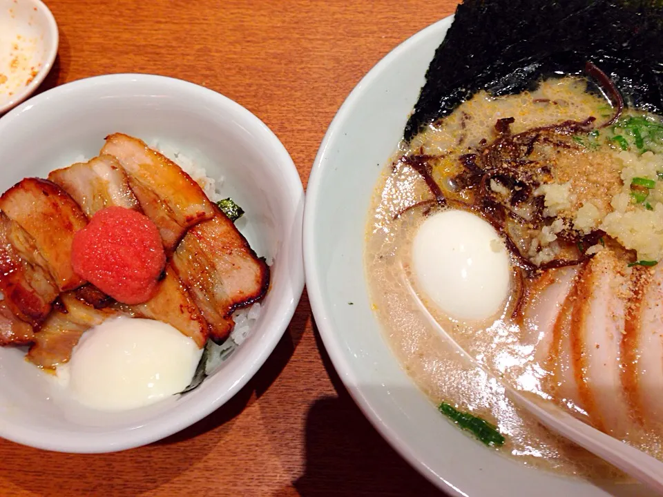 白丸スペシャルとチャーシュー丼|takashiwagaさん