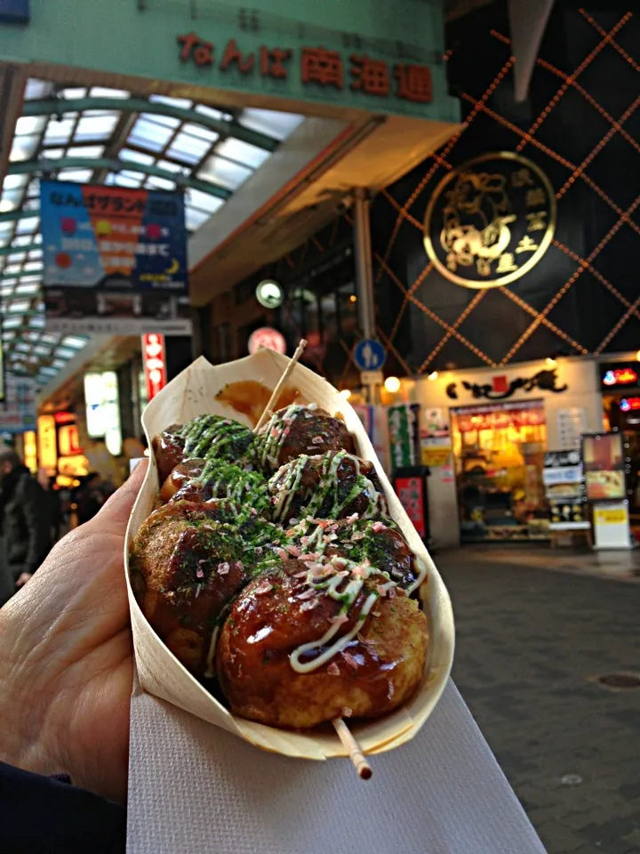 大阪ナウ🙋たこ焼きたべたよ❗|タロボーイさん