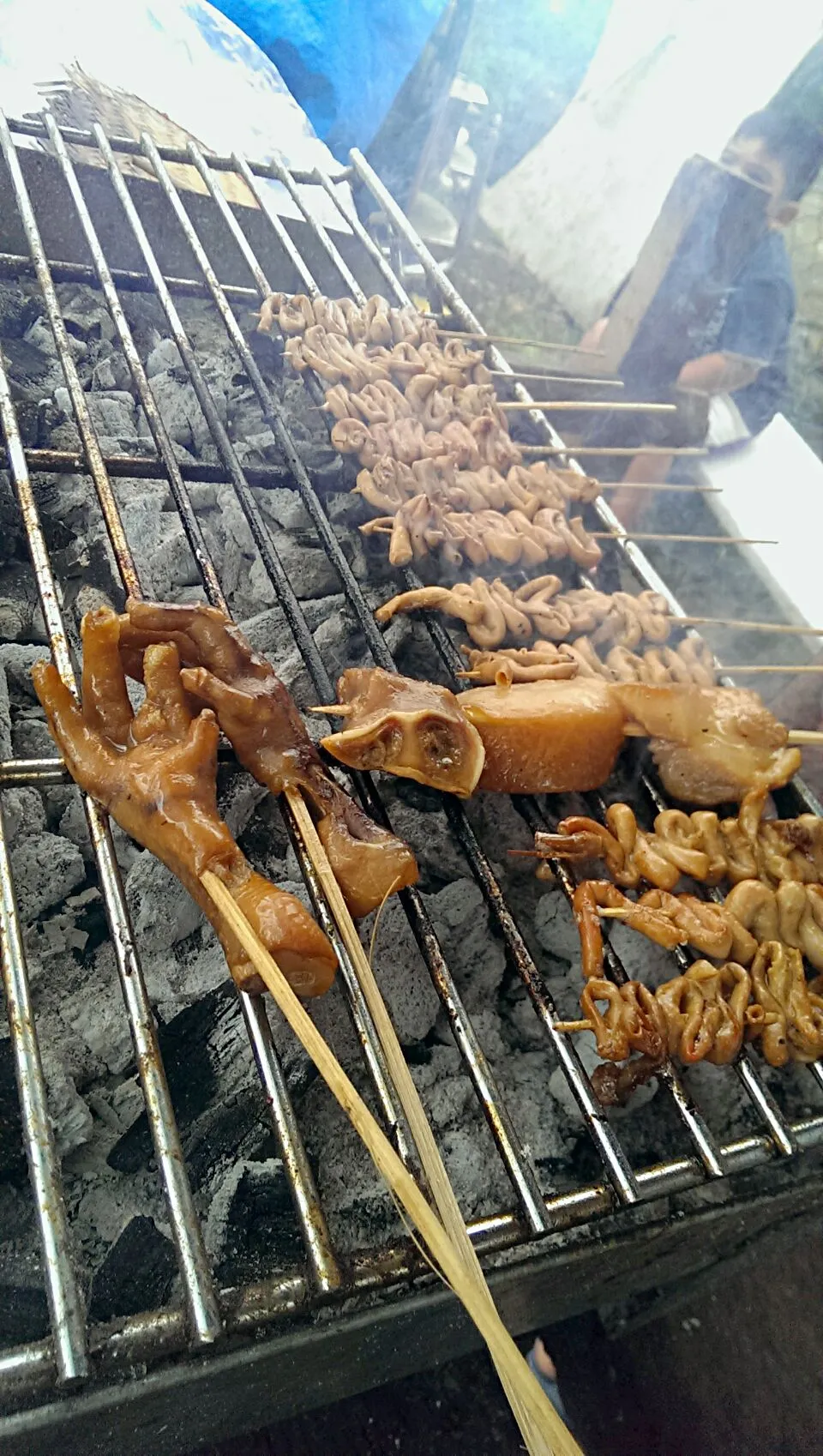 smoked chicken intestine and chicken feet|brenn escamillaさん