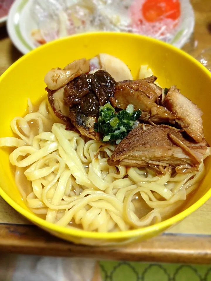 Snapdishの料理写真:沖縄そば(^o^)/❗️に鶏胸肉でソーキ風😁✨|Ayakoさん