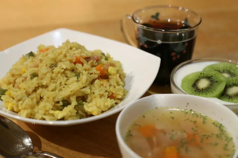 今日の晩ごはんはカレーピラフ ヽ(*´∀`)人(´∀`*)ﾉ|マカロンさん