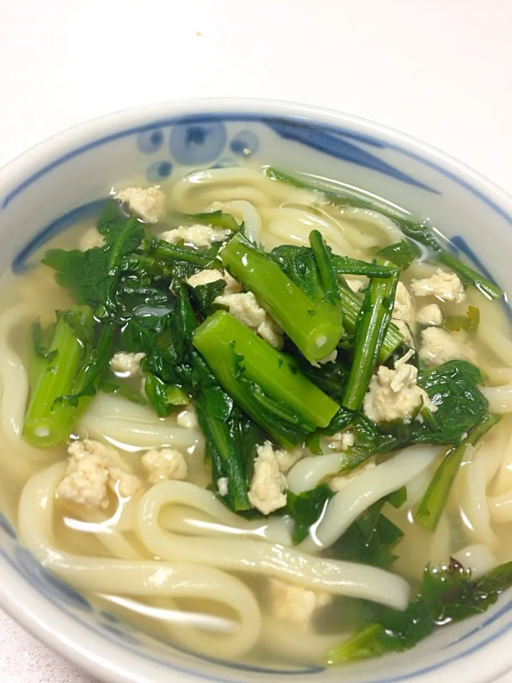 しょうが効果でからだあったか春菊の鶏そぼろうどん|LOUPEのオフィスごはんさん