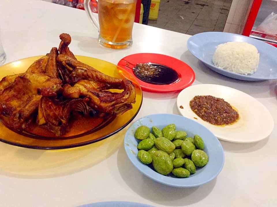 Pete - Ayam Goreng|Bambang Budiono Tjioさん