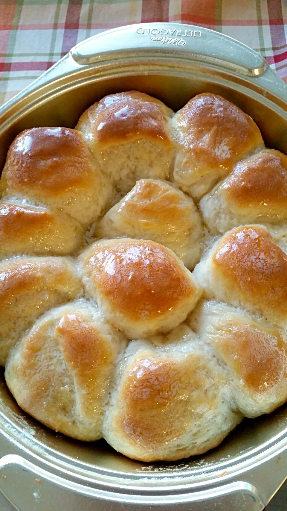 Warm Yeast Rolls|Danielle Hurdleさん