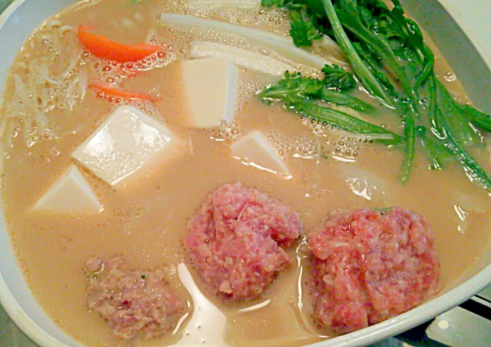 朝から🐔鷄つくね鍋で煩悩消毒活動🍶に勤しみましたのよ😃|にゃあ（芸名）さん