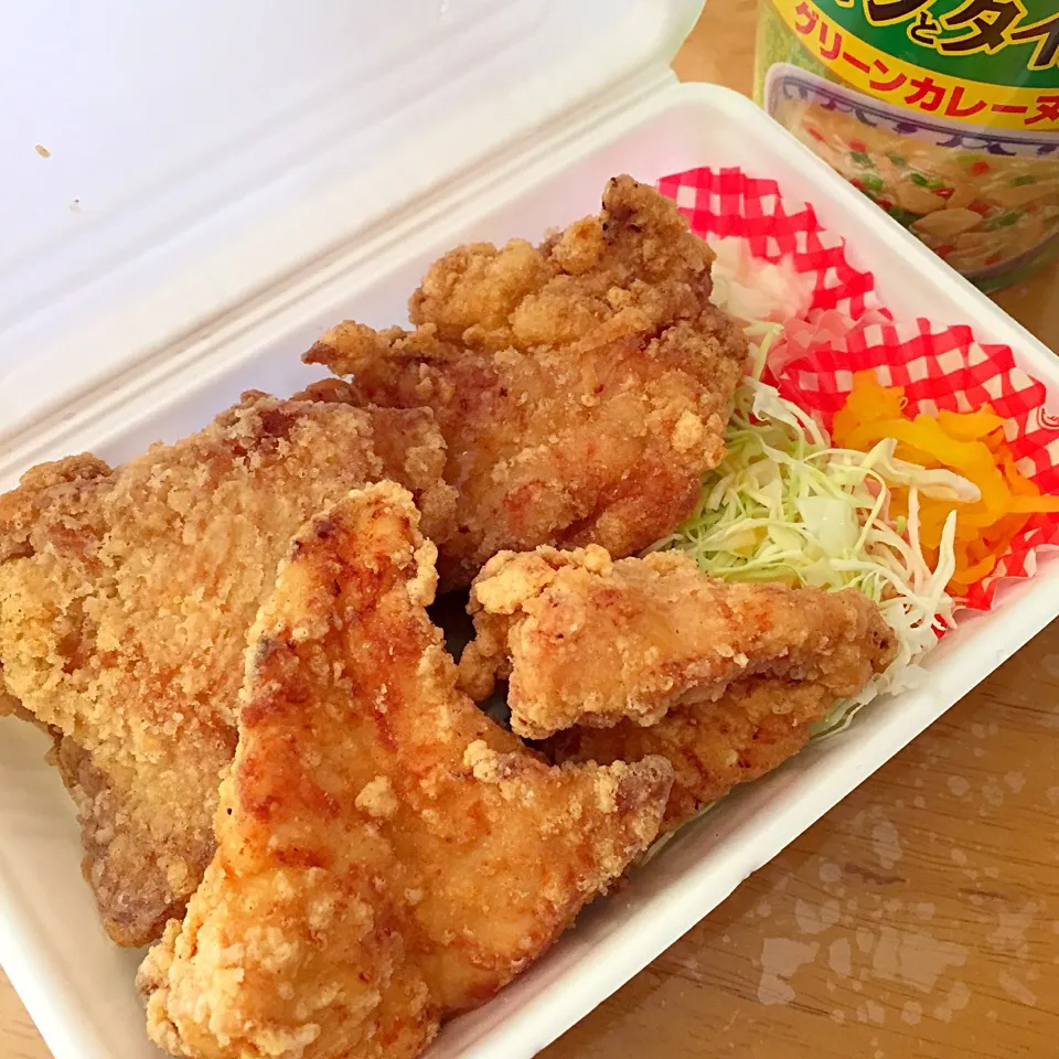 Snapdishの料理写真:唐揚げ 骨なしミックス(モモ+ムネ)|maixx ใหม่さん