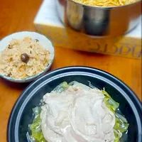 Snapdishの料理写真:11/5夜🌻タジン鍋で塩麹豚とキャベツ・ラーメン・ママのきのこご飯|monちゃんさん