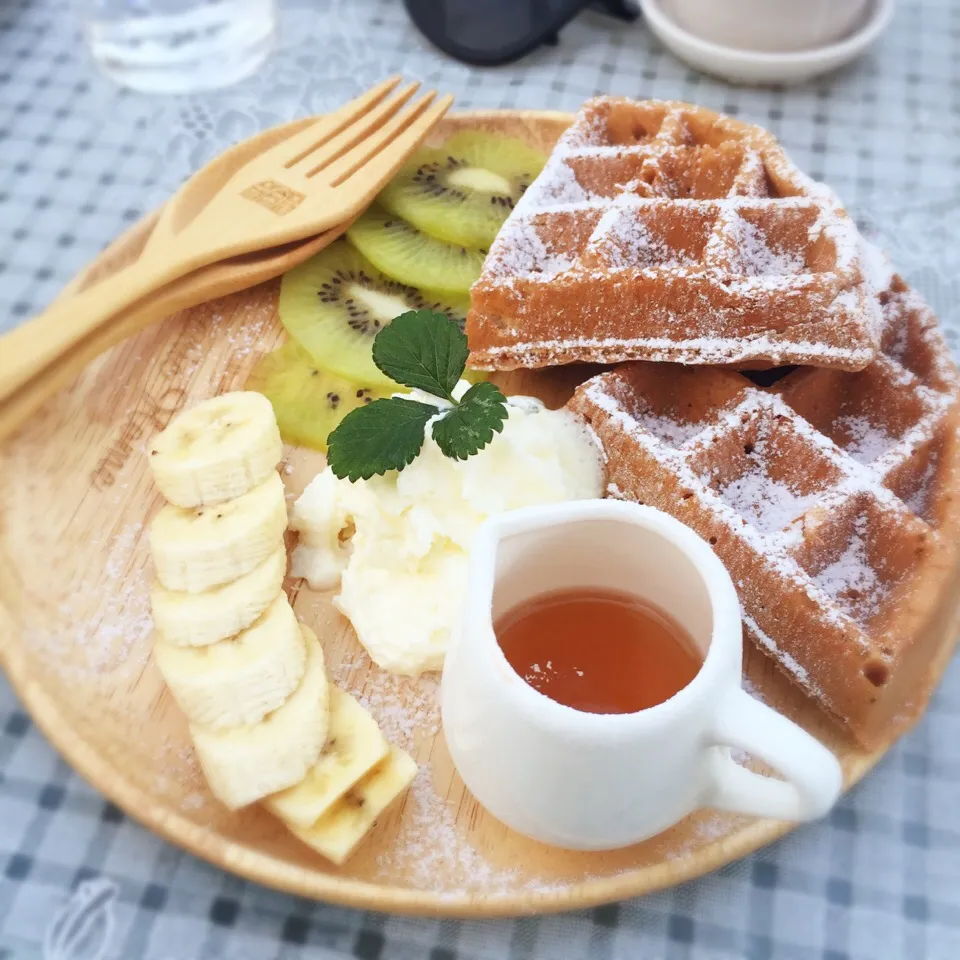 Kiwi banana waffle chocolates|Sir'Bm Blaqさん