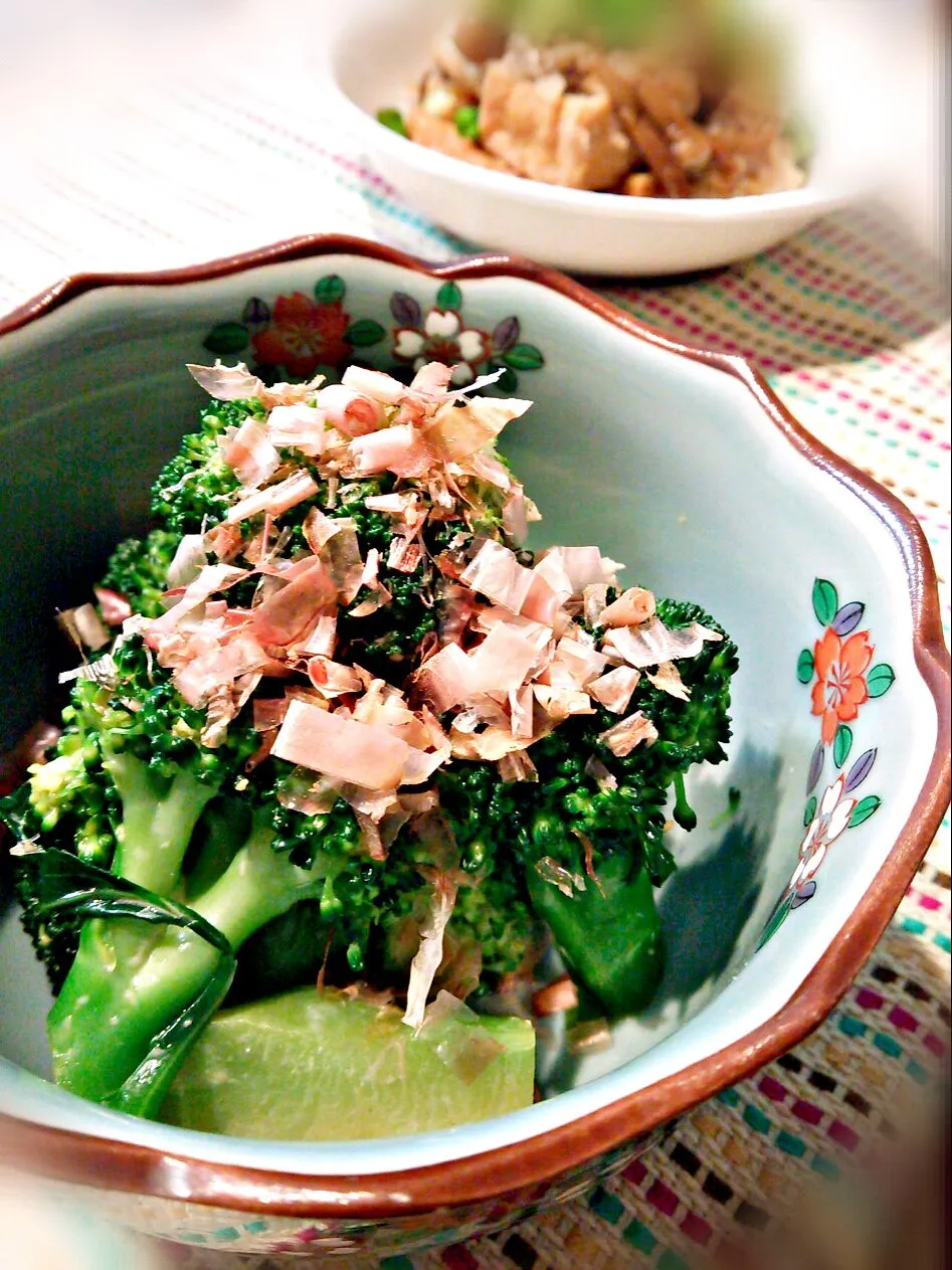 ハルさんの私が、最近、はまってる副菜！(*^^*)朝からも、食べました🎵ブロッコリーの辛子醤油和え♡|あゆさん