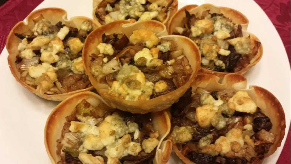 Leek & mushroom tartlets.  #leek #mushroom #tartlet #fetacheese|Culinary Kissesさん