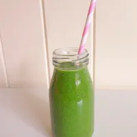 Snapdishの料理写真:Green smoothie|Deanne Willisさん