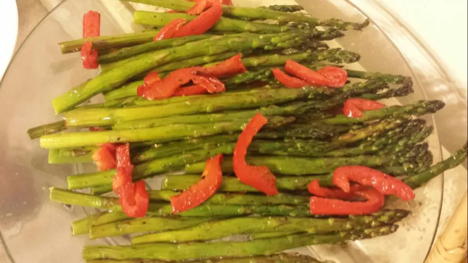 Roasted asparagus with red bell peppers.  #roasted #asparagus #peppers|Culinary Kissesさん