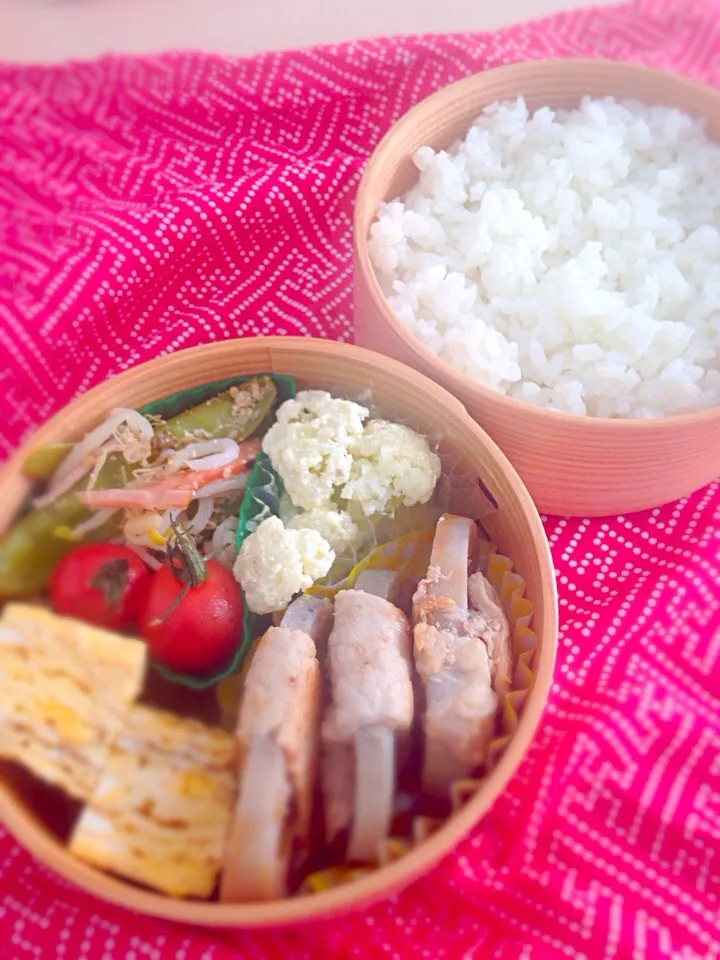 今日のお弁当 蓮根の豚肉巻き、エンドウともやしの酢の物、カリフラワーサラダ、出し巻き卵|Junさん