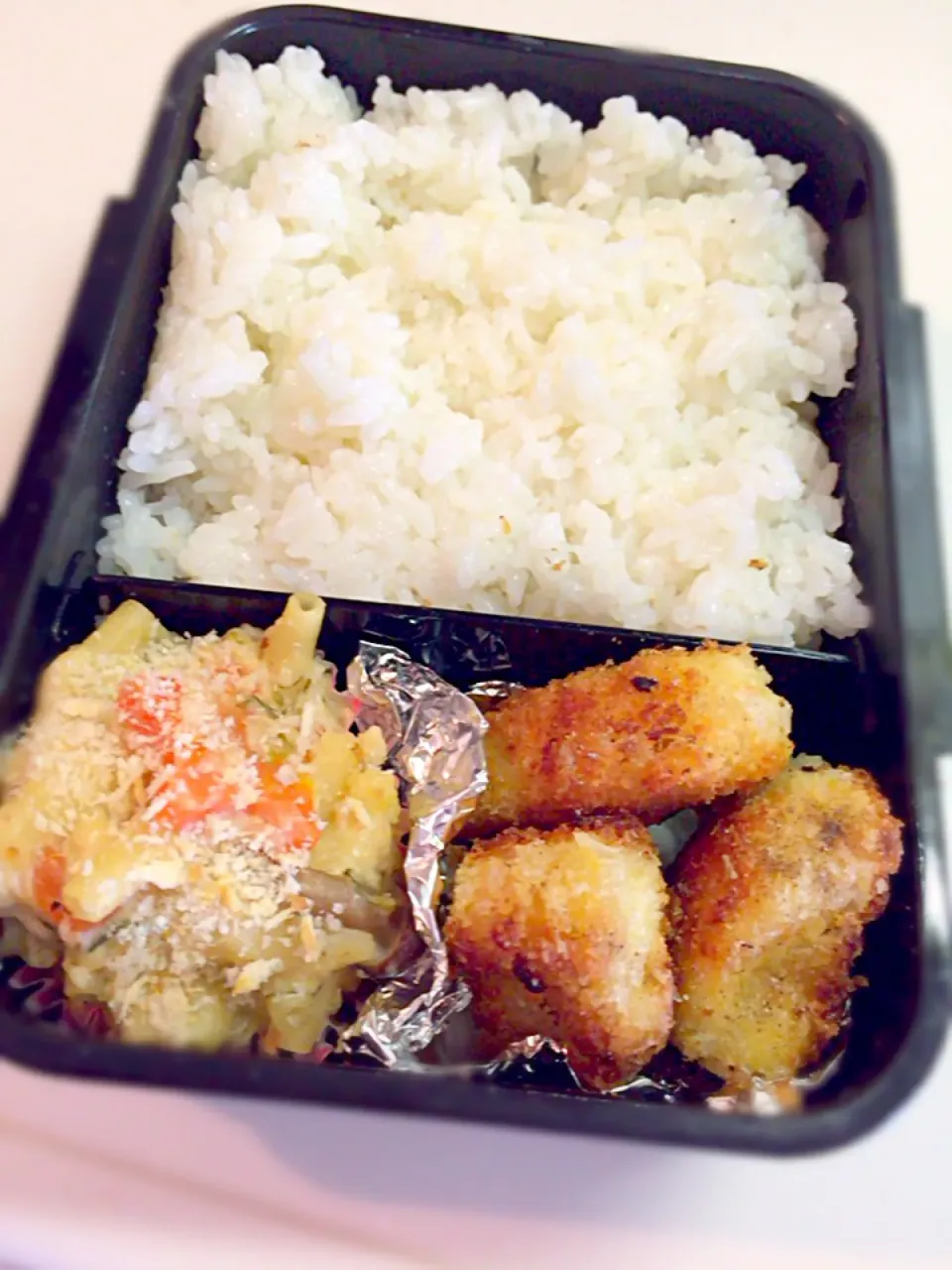 グラタンとチーズチキンカツのお弁当|OGIPAINさん