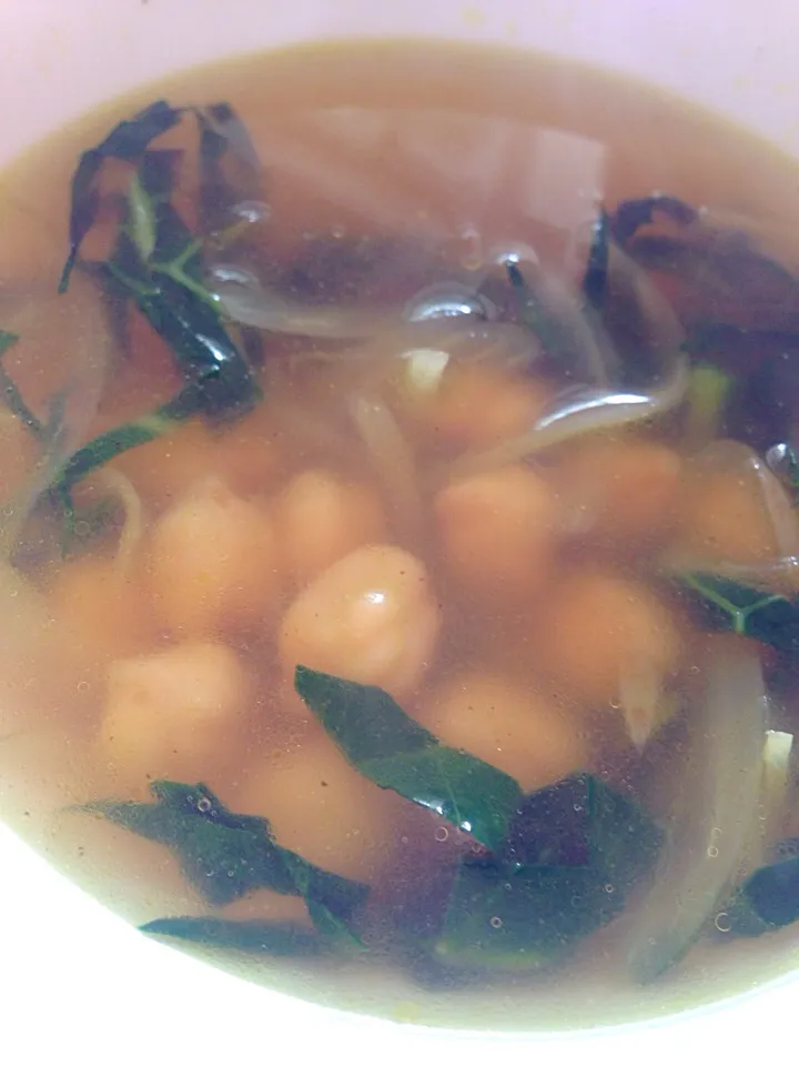 Chickpea, kale and onion ginger spiced soup :) ひよこ豆とケールのジンジャースパイススープ|Tanuさん