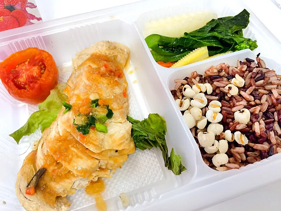 [Clean Food] Chicken honey herbs grilled with Riceberry rice|Ae+ Patchaさん