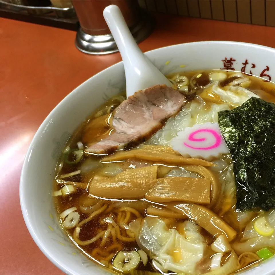 ワンタン麺
寒い日に
      ひたい汗かき
                麺すする|Yogiさん