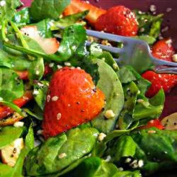 🌞A #Healthy #Breakfast/Brunch To Start the Day 🍃🍓🍃 Scrumptious Strawberry Spinach #Salad 🍃🍓🍃 #Side dish #Quick and easy 🌞|Alisha GodsglamGirl Matthewsさん