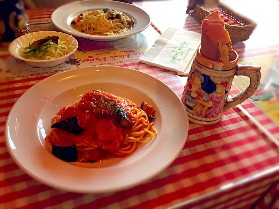 厚切りベーコンとなすのトマトソースパスタ&明太子フランス|みずきてぃ(･ω･＊さん