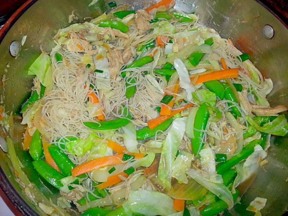 Snapdishの料理写真:Chicken Pancit|V Vosleyさん