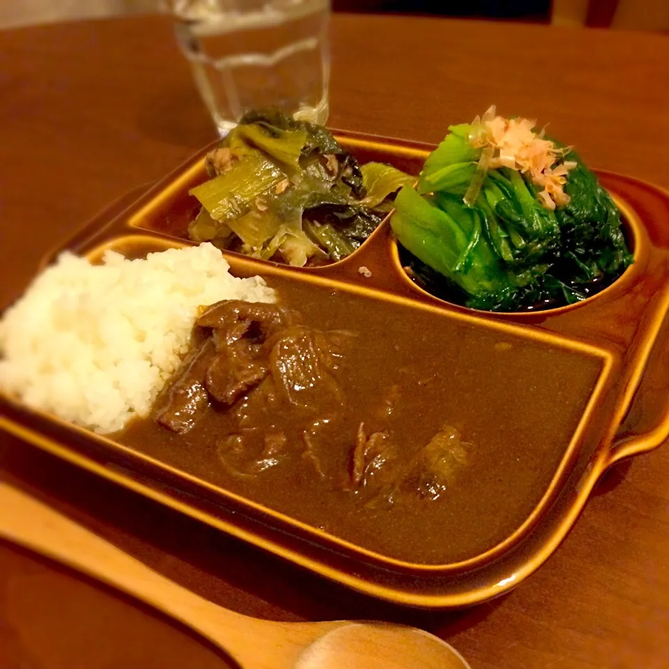 Snapdishの料理写真:生高菜と白菜とツナの炊いたん、小松菜のおひたし、牛すじカレー|ai_0704さん