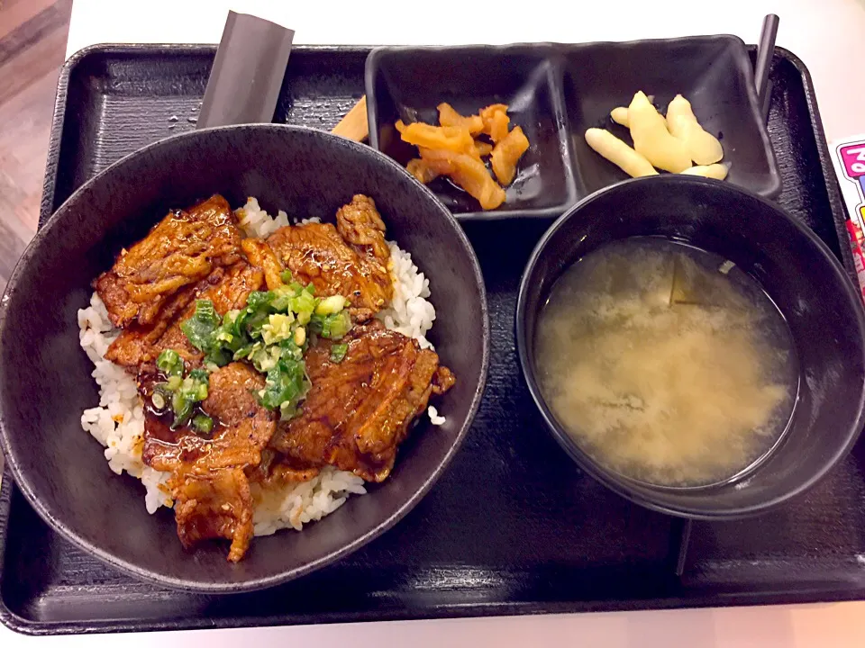 カルビ丼 ね〜|肉大好きさん