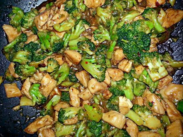 Snapdishの料理写真:I Cooked #Chicken with Broccoli #Vegetable #Meat/Poultry #Quick and easy #Healthy|Alisha GodsglamGirl Matthewsさん