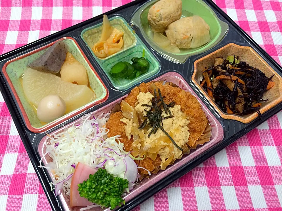 カツ煮 日替わり弁当 豊川市配達|Naokazu Kuritaさん