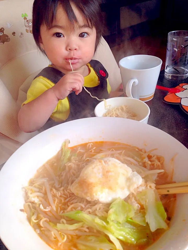 Snapdishの料理写真:トムヤムクンラーメン|山根あみさん