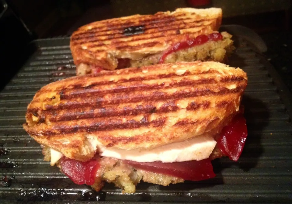 Snapdishの料理写真:Roasted turkey panini with stuffing and old school cranberry sauce|ernest ristiさん