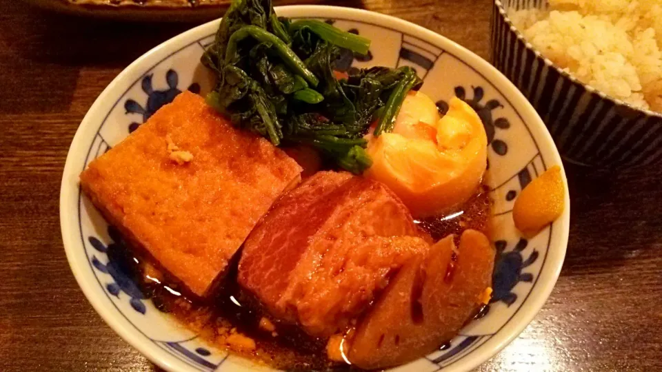 賄い飯🍚 上州もち豚の角煮、豆腐煮、煮玉子、寒〆ほうれん草|Gauche Suzukiさん