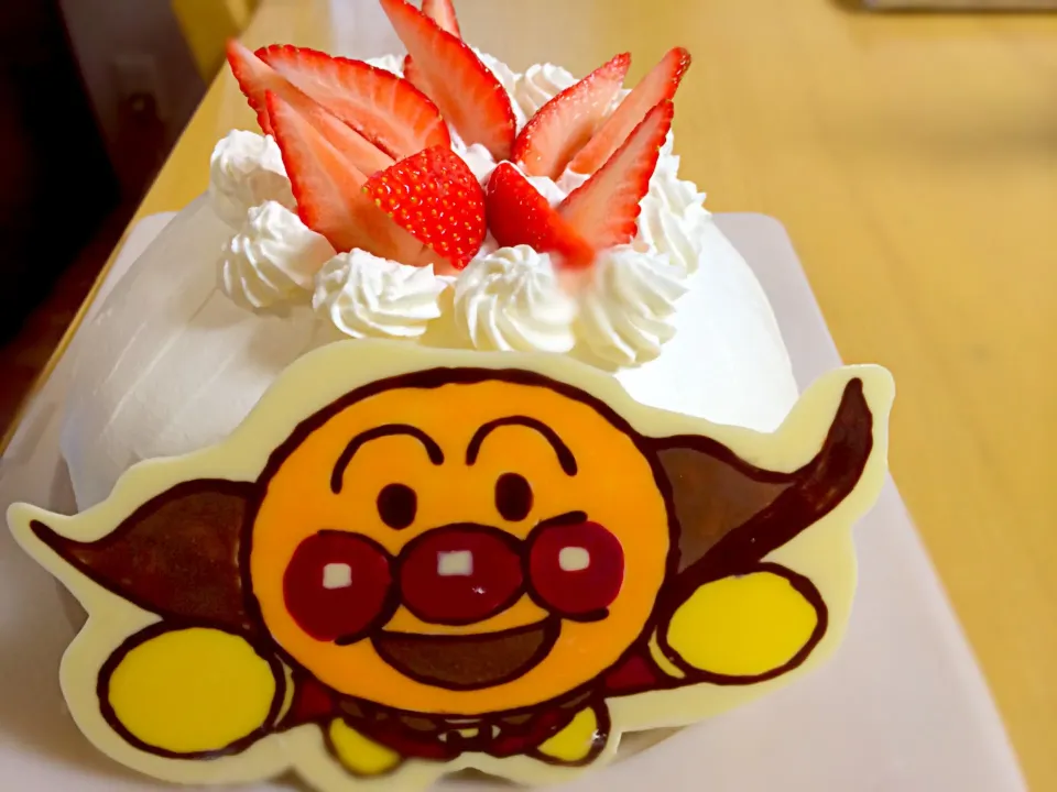 Snapdishの料理写真:姪っ子の誕生日ケーキ…アンパンマン大きすぎた笑‼︎|Natsumi Kumazakiさん