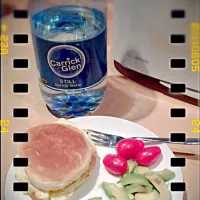 Egg muffin breakfast.|Allison Hallidayさん