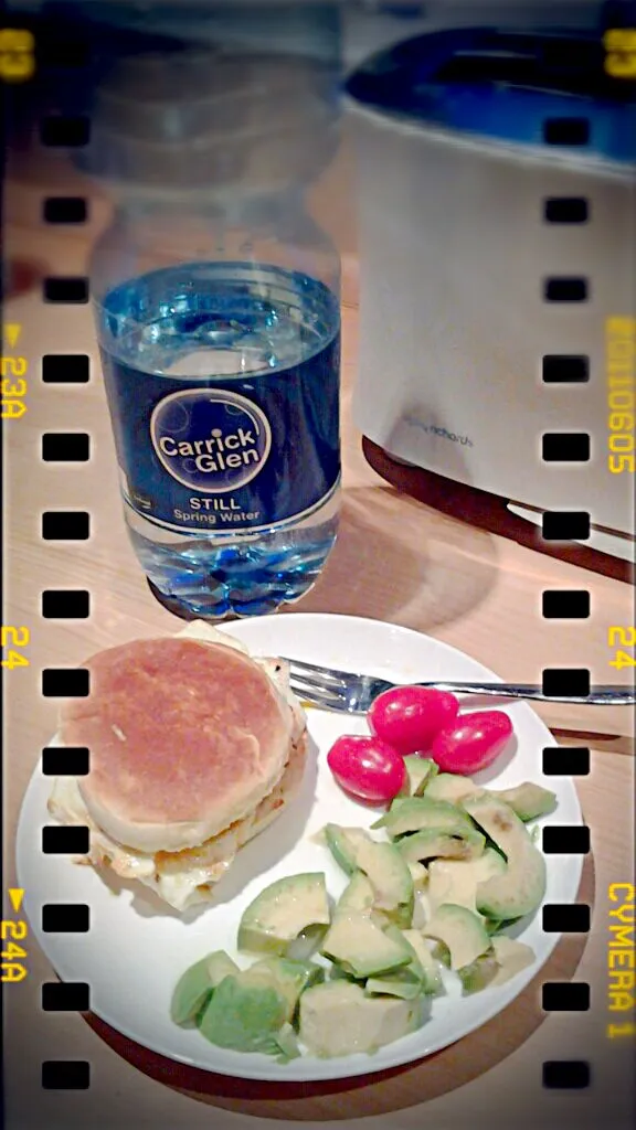 Egg muffin breakfast.|Allison Hallidayさん