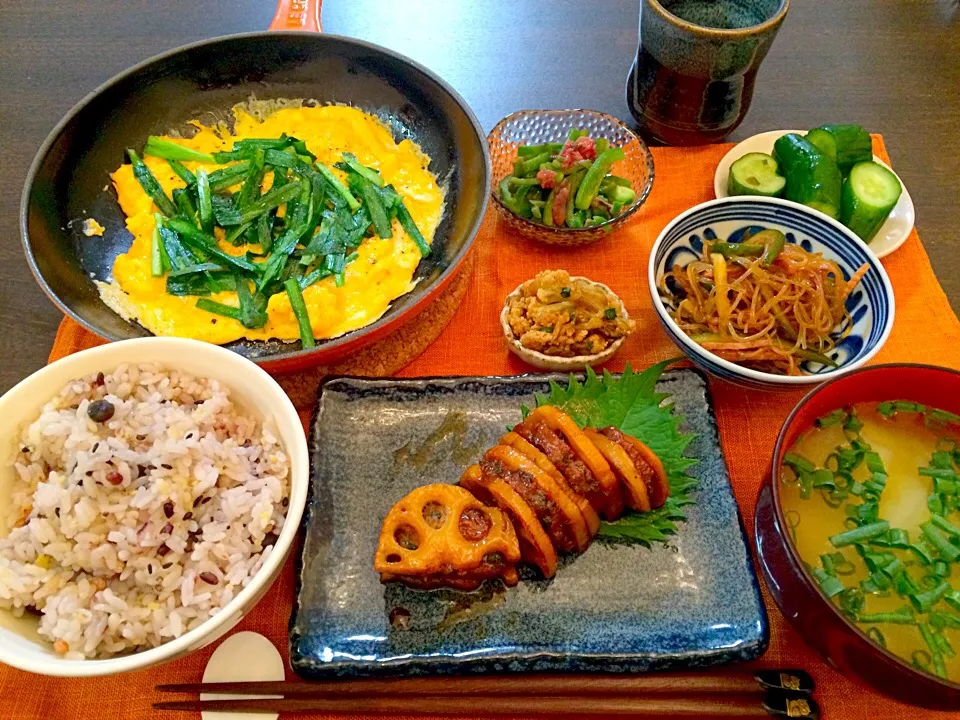 レンコンのはさみ焼き   ニラ玉   カリフラワーの甘辛煮   ピーマンの梅肉和え   キュウリの漬物   春雨|NAKATAさん