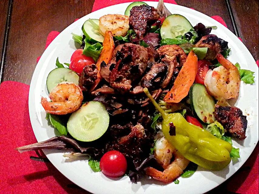 surf and turf vegetable salad.|Byron Thomasさん