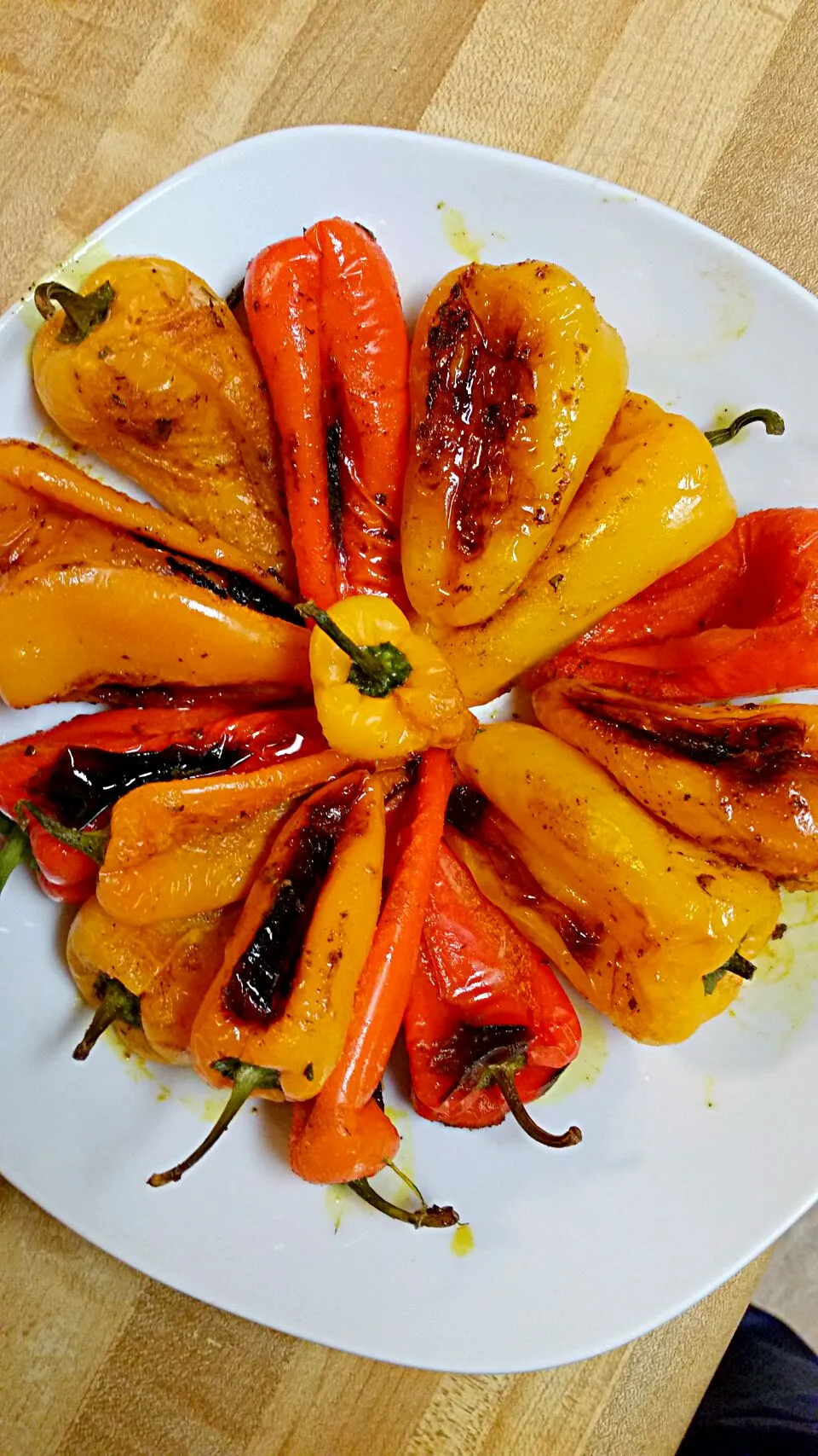 toasted sweet peppers with olive oil and my magic dusting powder.|CherylAnn Wheelerさん