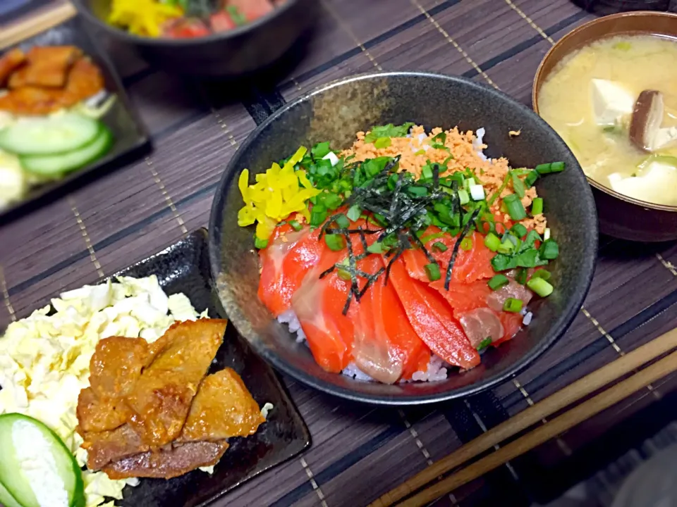 Snapdishの料理写真:しゃけしゃけ丼|あやさん