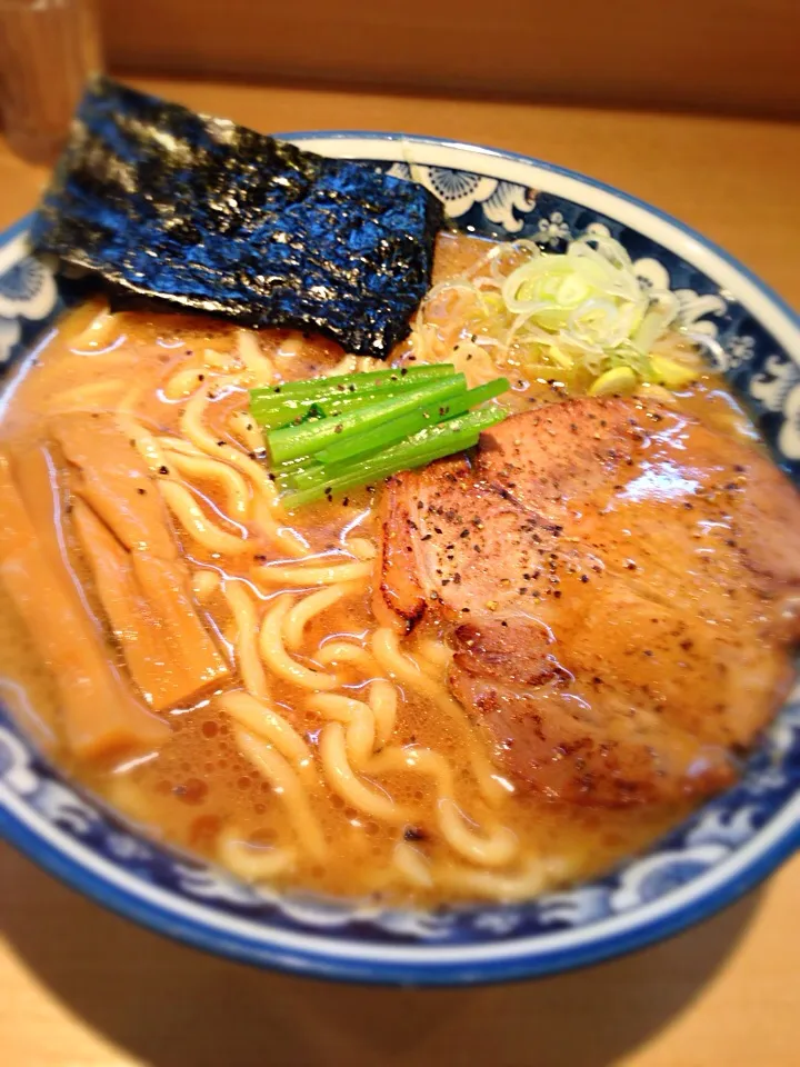 Snapdishの料理写真:2号ラーメン（大盛） ＠雷鳥|石田尚之さん