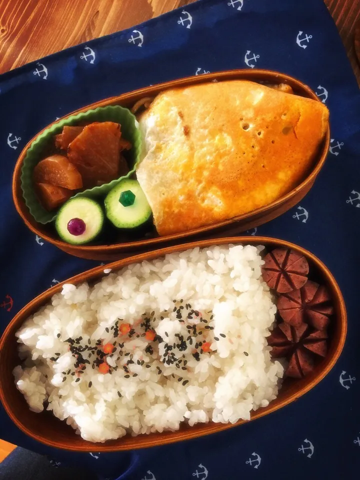 オムそば。大根のトマト煮。ズッキーニ。ソーセージ。ほうれん草とわかめの味噌汁。|Reina Reinaさん