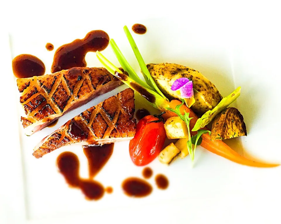 Duck breast, black pepper sauce, truffle mash potatoes|chef louisさん